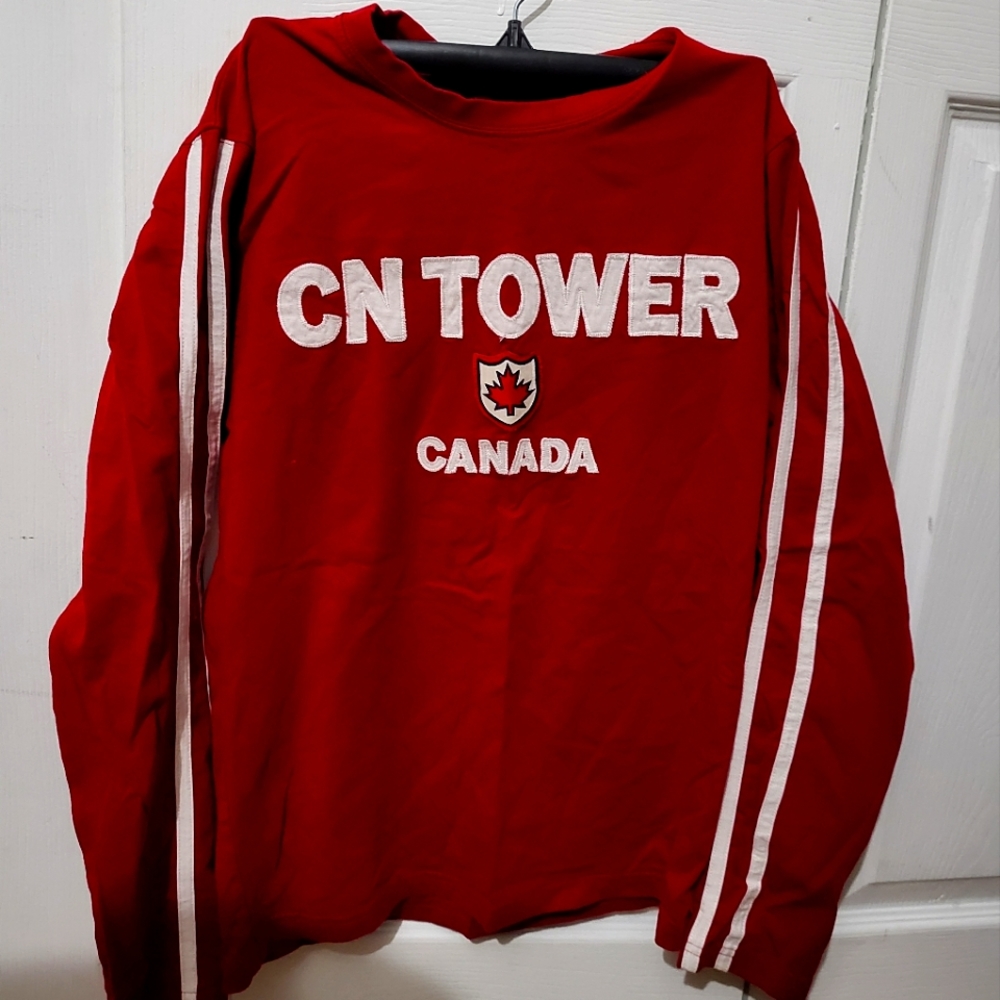 Canada long sleeve red top